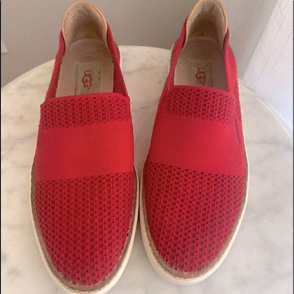 UGG Sammy Slip-On  6 - Picture 3 of 9